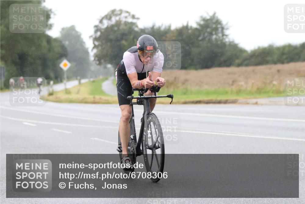 04.08.2024 - OstseeMan Fuchs,  Jonas http://msf.ph/oto/6708306 04.08.2024 09:55:21 Radfahren 54, 141 meine-sportfotos.de