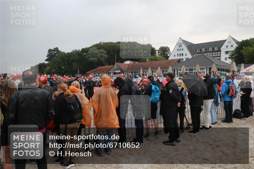 04.08.2024 - OstseeMan H.Heesch http://msf.ph/oto/6710652 04.08.2024 06:38:57 Bevor dem Schwimmen  meine-sportfotos.de