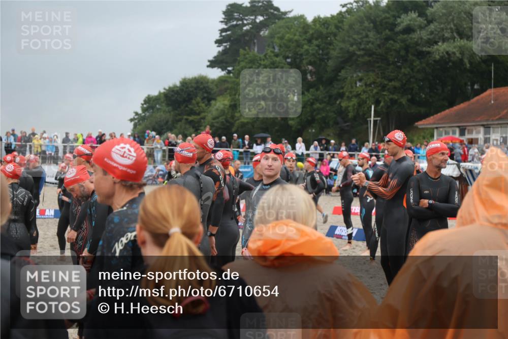 04.08.2024 - OstseeMan H.Heesch http://msf.ph/oto/6710654 04.08.2024 06:40:21 Bevor dem Schwimmen  meine-sportfotos.de