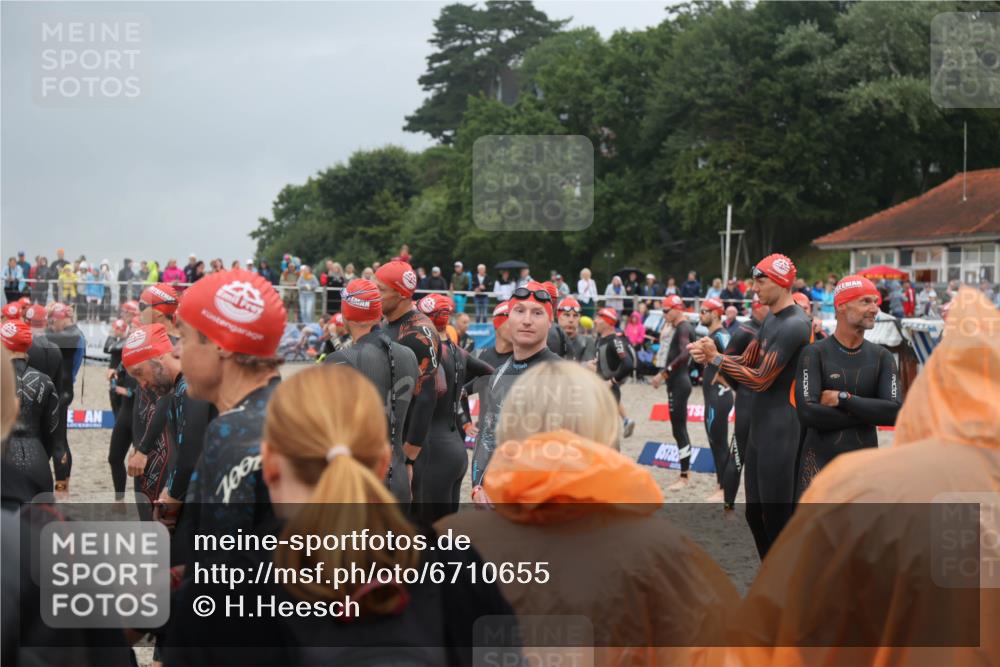 04.08.2024 - OstseeMan H.Heesch http://msf.ph/oto/6710655 04.08.2024 06:40:21 Bevor dem Schwimmen  meine-sportfotos.de