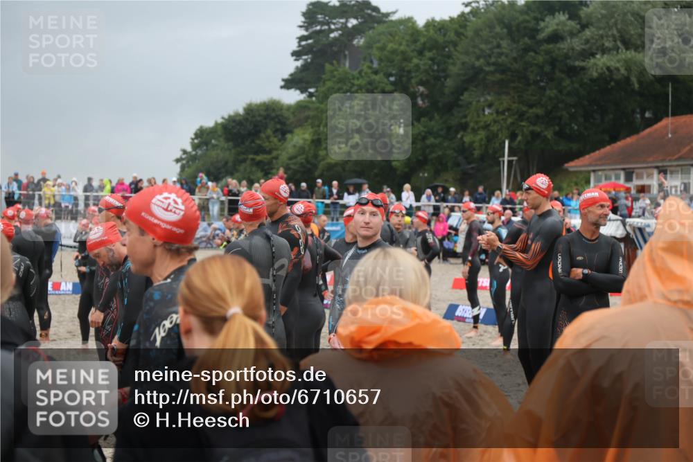 04.08.2024 - OstseeMan H.Heesch http://msf.ph/oto/6710657 04.08.2024 06:40:21 Bevor dem Schwimmen  meine-sportfotos.de