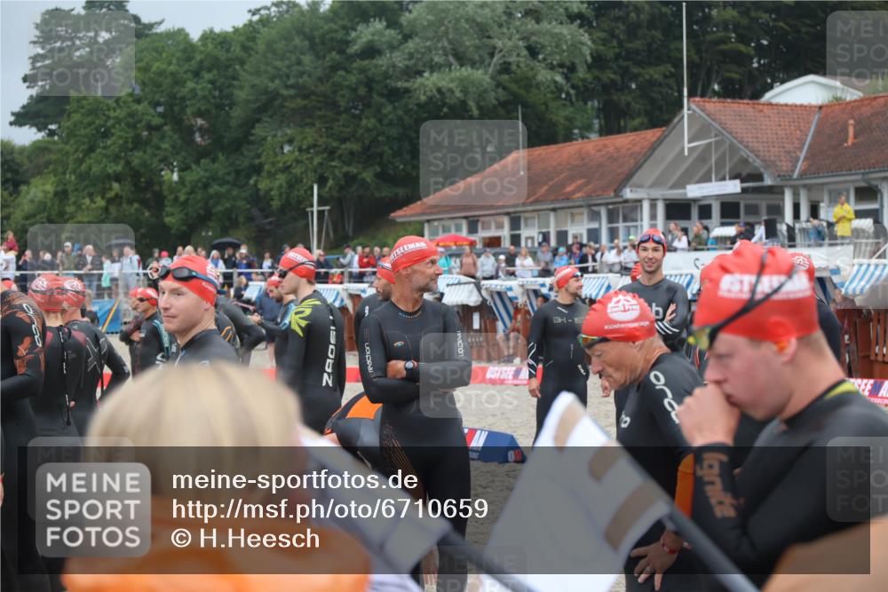 04.08.2024 - OstseeMan H.Heesch http://msf.ph/oto/6710659 04.08.2024 06:41:13 Bevor dem Schwimmen  meine-sportfotos.de