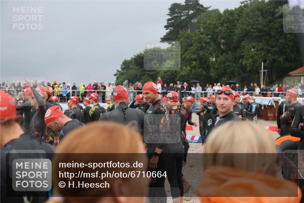 04.08.2024 - OstseeMan H.Heesch http://msf.ph/oto/6710664 04.08.2024 06:41:18 Bevor dem Schwimmen  meine-sportfotos.de