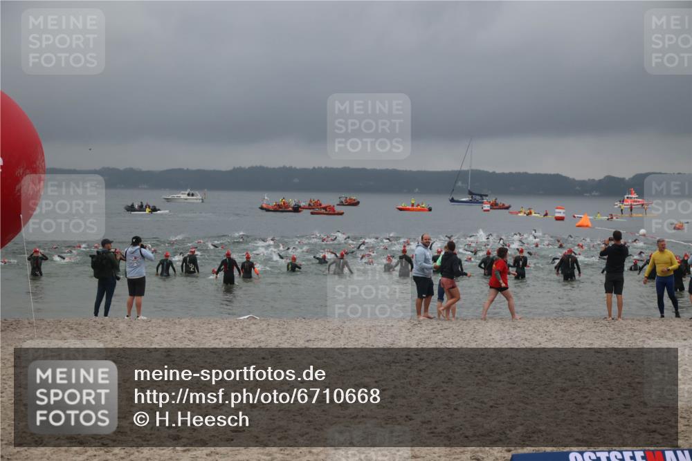 04.08.2024 - OstseeMan H.Heesch http://msf.ph/oto/6710668 04.08.2024 06:45:27 Bevor dem Schwimmen  meine-sportfotos.de