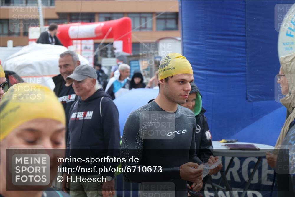 04.08.2024 - OstseeMan H.Heesch http://msf.ph/oto/6710673 04.08.2024 06:48:47 Bevor dem Schwimmen  meine-sportfotos.de