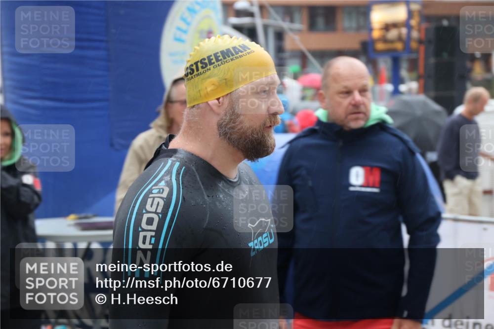 04.08.2024 - OstseeMan H.Heesch http://msf.ph/oto/6710677 04.08.2024 06:48:52 Bevor dem Schwimmen  meine-sportfotos.de