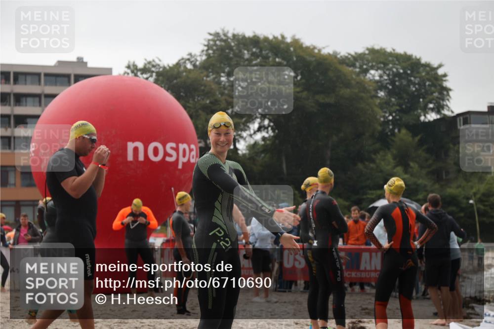 04.08.2024 - OstseeMan H.Heesch http://msf.ph/oto/6710690 04.08.2024 06:49:39 Bevor dem Schwimmen  meine-sportfotos.de