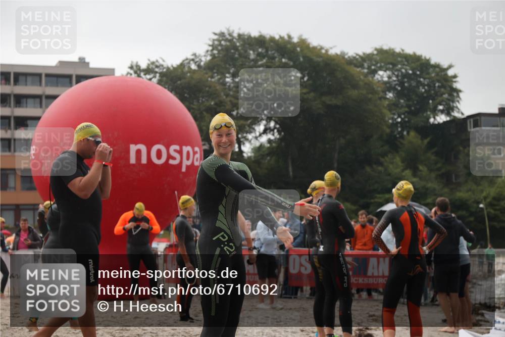 04.08.2024 - OstseeMan H.Heesch http://msf.ph/oto/6710692 04.08.2024 06:49:39 Bevor dem Schwimmen  meine-sportfotos.de