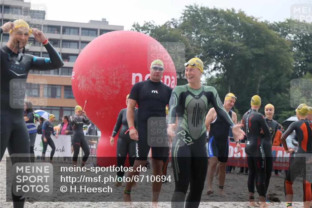 04.08.2024 - OstseeMan H.Heesch http://msf.ph/oto/6710694 04.08.2024 06:49:43 Bevor dem Schwimmen  meine-sportfotos.de