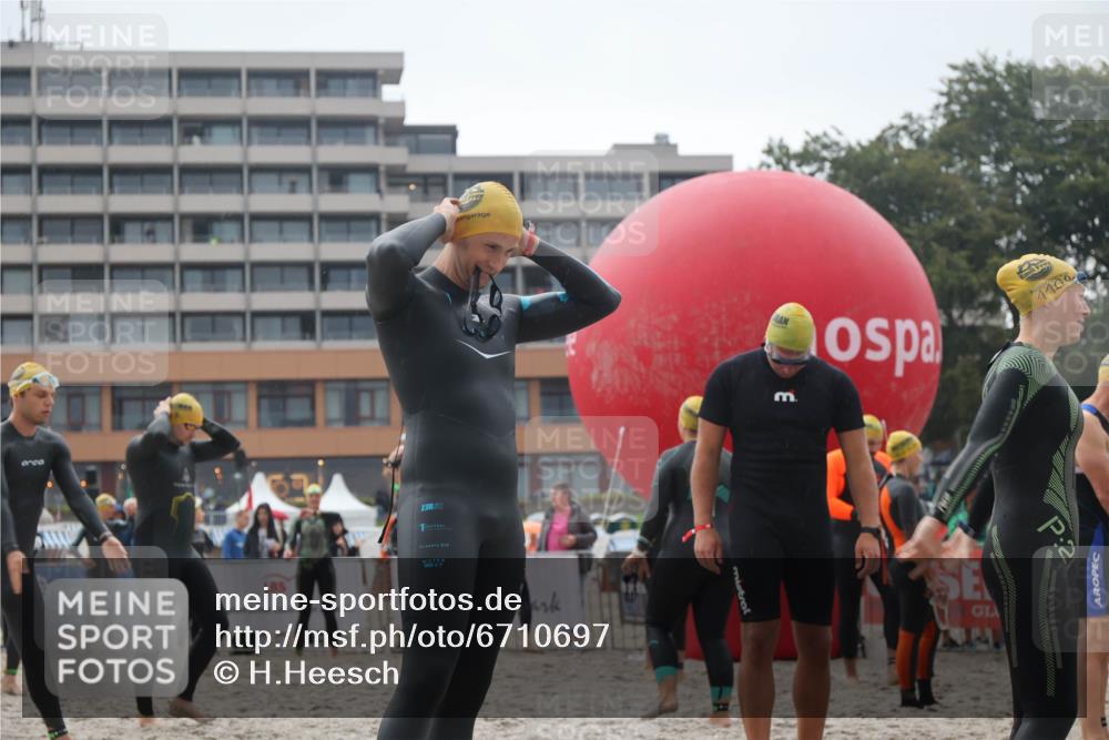 04.08.2024 - OstseeMan H.Heesch http://msf.ph/oto/6710697 04.08.2024 06:49:46 Bevor dem Schwimmen  meine-sportfotos.de