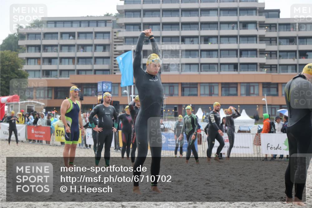 04.08.2024 - OstseeMan H.Heesch http://msf.ph/oto/6710702 04.08.2024 06:49:58 Bevor dem Schwimmen  meine-sportfotos.de