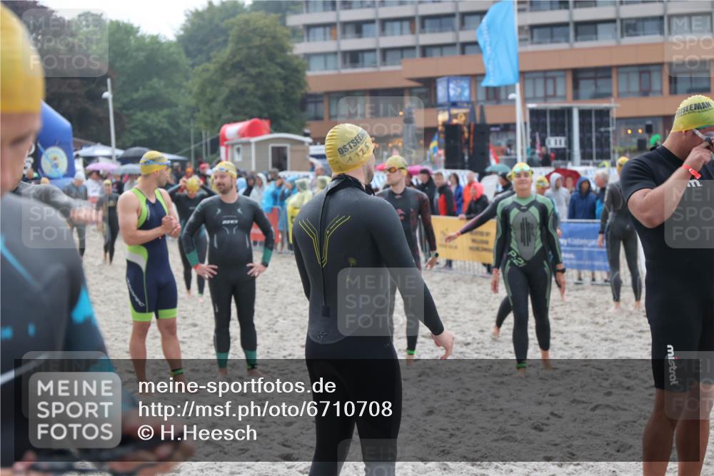 04.08.2024 - OstseeMan H.Heesch http://msf.ph/oto/6710708 04.08.2024 06:50:12 Bevor dem Schwimmen  meine-sportfotos.de