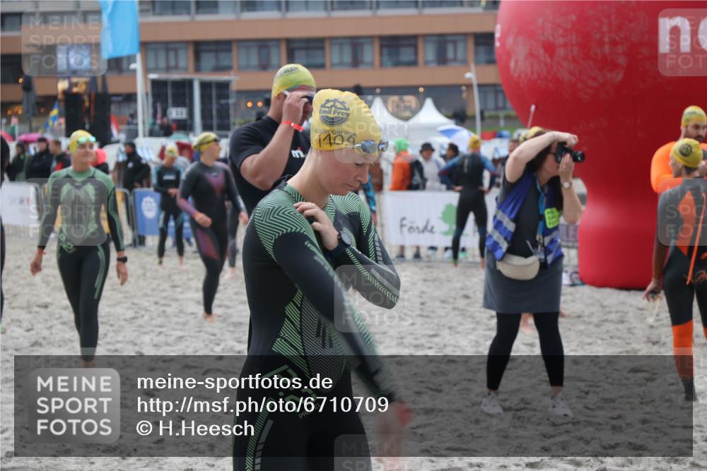 04.08.2024 - OstseeMan H.Heesch http://msf.ph/oto/6710709 04.08.2024 06:50:15 Bevor dem Schwimmen  meine-sportfotos.de