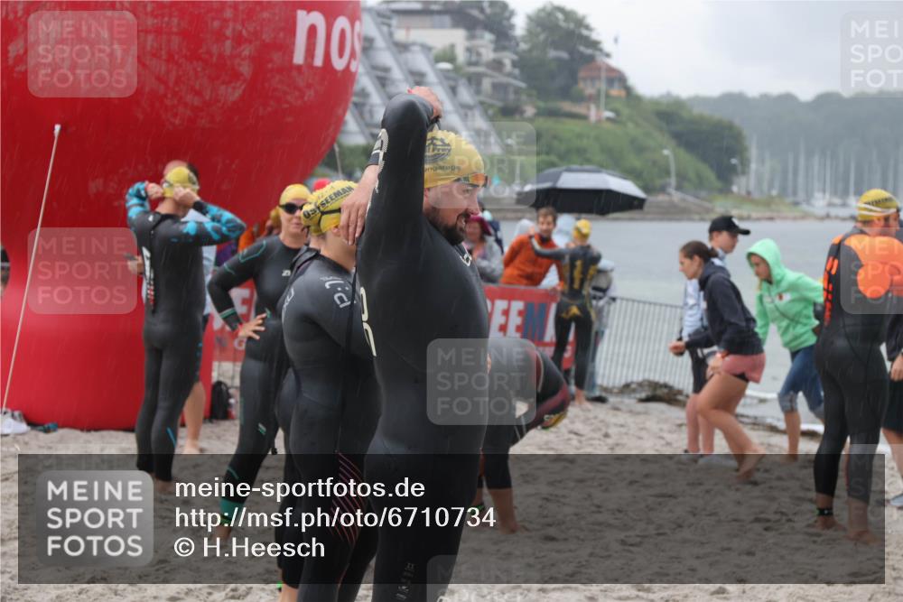 04.08.2024 - OstseeMan H.Heesch http://msf.ph/oto/6710734 04.08.2024 06:50:56 Bevor dem Schwimmen  meine-sportfotos.de