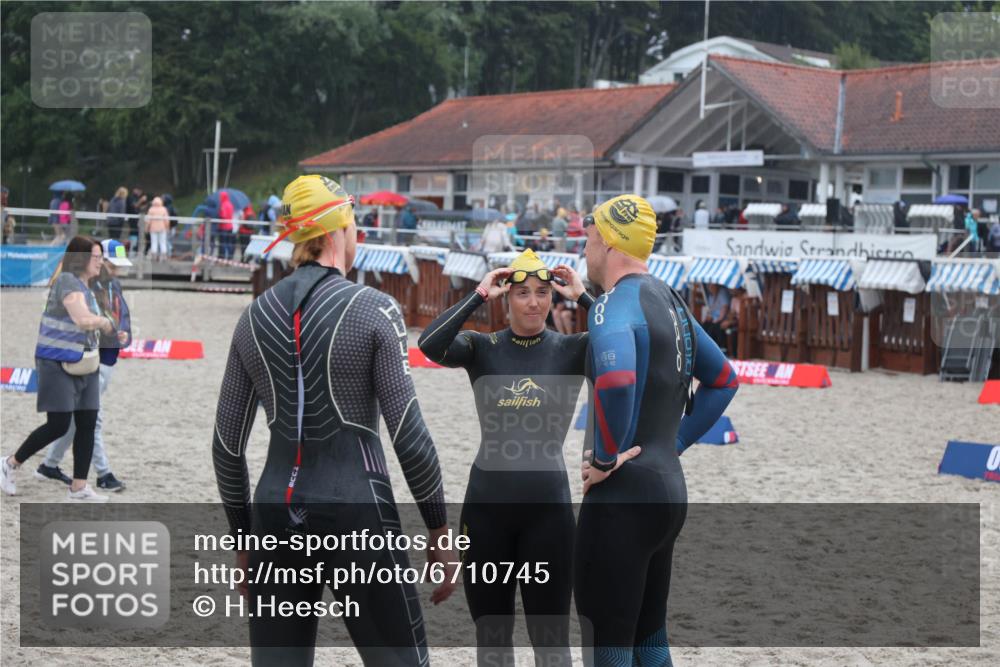 04.08.2024 - OstseeMan H.Heesch http://msf.ph/oto/6710745 04.08.2024 06:51:40 Bevor dem Schwimmen  meine-sportfotos.de
