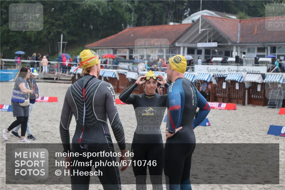 04.08.2024 - OstseeMan H.Heesch http://msf.ph/oto/6710746 04.08.2024 06:51:40 Bevor dem Schwimmen  meine-sportfotos.de