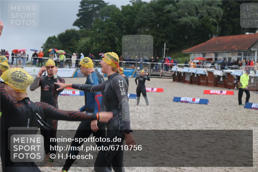 04.08.2024 - OstseeMan H.Heesch http://msf.ph/oto/6710756 04.08.2024 06:52:54 Bevor dem Schwimmen  meine-sportfotos.de
