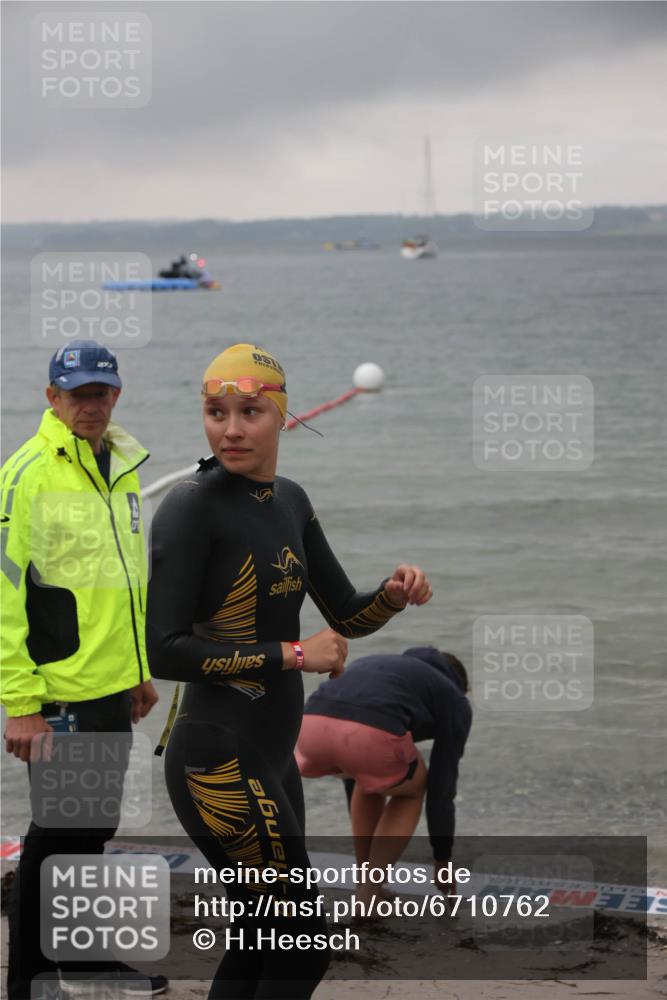 04.08.2024 - OstseeMan H.Heesch http://msf.ph/oto/6710762 04.08.2024 06:53:08 Bevor dem Schwimmen  meine-sportfotos.de