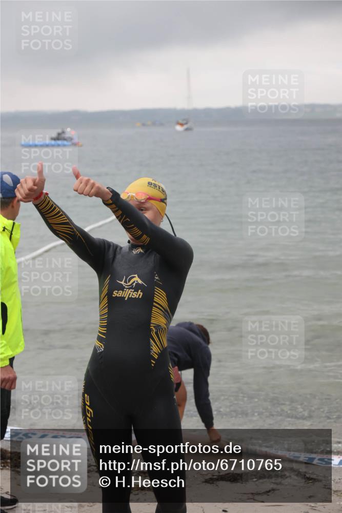 04.08.2024 - OstseeMan H.Heesch http://msf.ph/oto/6710765 04.08.2024 06:53:10 Bevor dem Schwimmen  meine-sportfotos.de