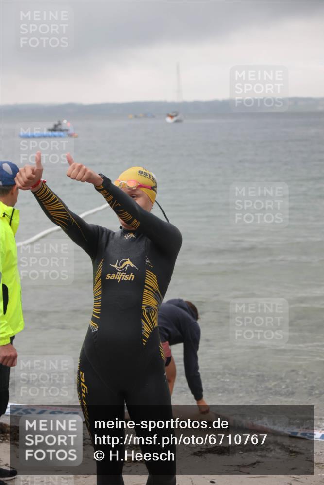 04.08.2024 - OstseeMan H.Heesch http://msf.ph/oto/6710767 04.08.2024 06:53:10 Bevor dem Schwimmen  meine-sportfotos.de