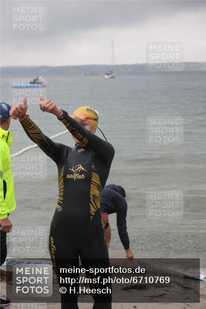 04.08.2024 - OstseeMan H.Heesch http://msf.ph/oto/6710769 04.08.2024 06:53:10 Bevor dem Schwimmen  meine-sportfotos.de
