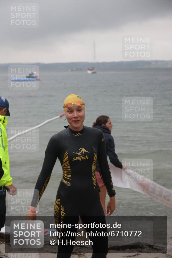 04.08.2024 - OstseeMan H.Heesch http://msf.ph/oto/6710772 04.08.2024 06:53:11 Bevor dem Schwimmen  meine-sportfotos.de