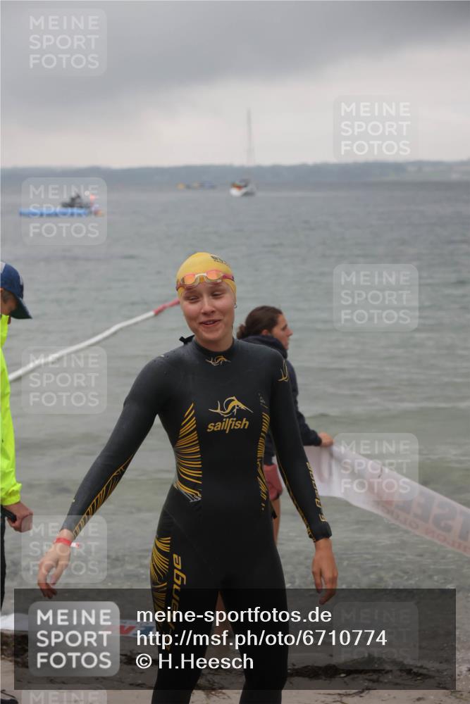 04.08.2024 - OstseeMan H.Heesch http://msf.ph/oto/6710774 04.08.2024 06:53:11 Bevor dem Schwimmen  meine-sportfotos.de