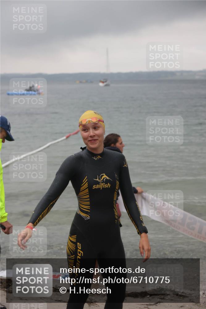 04.08.2024 - OstseeMan H.Heesch http://msf.ph/oto/6710775 04.08.2024 06:53:11 Bevor dem Schwimmen  meine-sportfotos.de