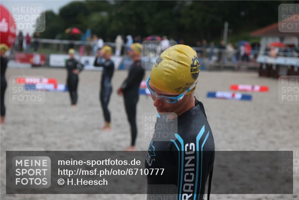 04.08.2024 - OstseeMan H.Heesch http://msf.ph/oto/6710777 04.08.2024 06:53:52 Bevor dem Schwimmen  meine-sportfotos.de