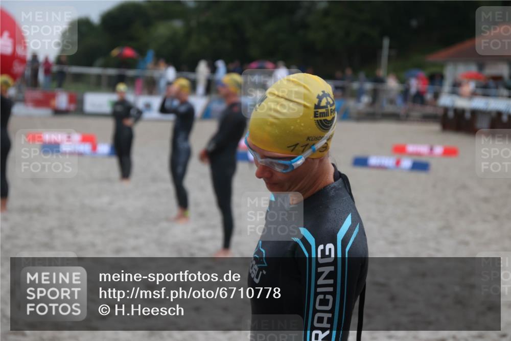 04.08.2024 - OstseeMan H.Heesch http://msf.ph/oto/6710778 04.08.2024 06:53:52 Bevor dem Schwimmen  meine-sportfotos.de