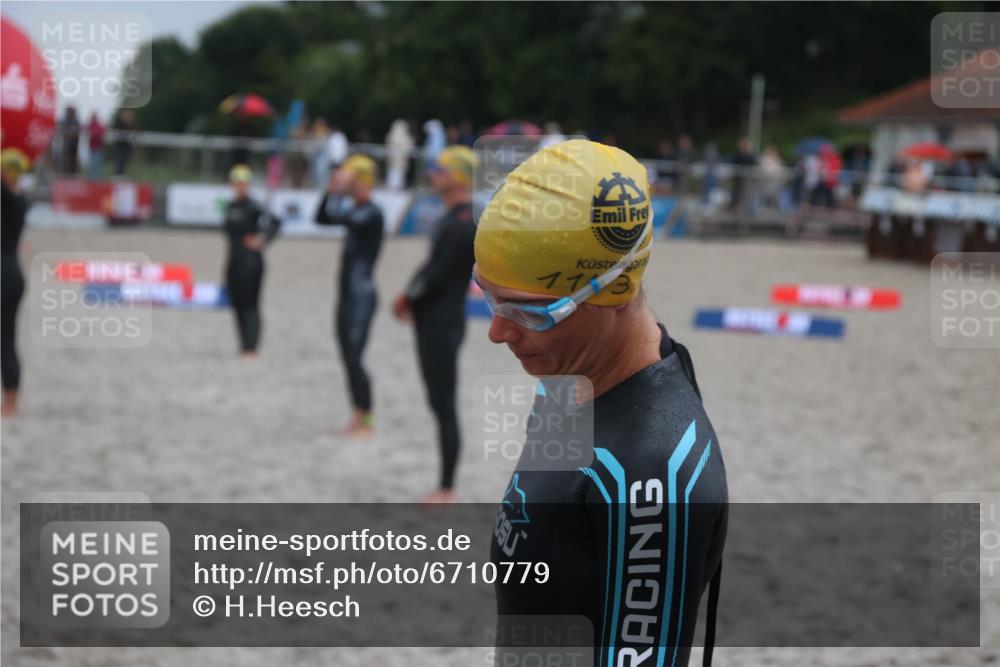 04.08.2024 - OstseeMan H.Heesch http://msf.ph/oto/6710779 04.08.2024 06:53:52 Bevor dem Schwimmen  meine-sportfotos.de