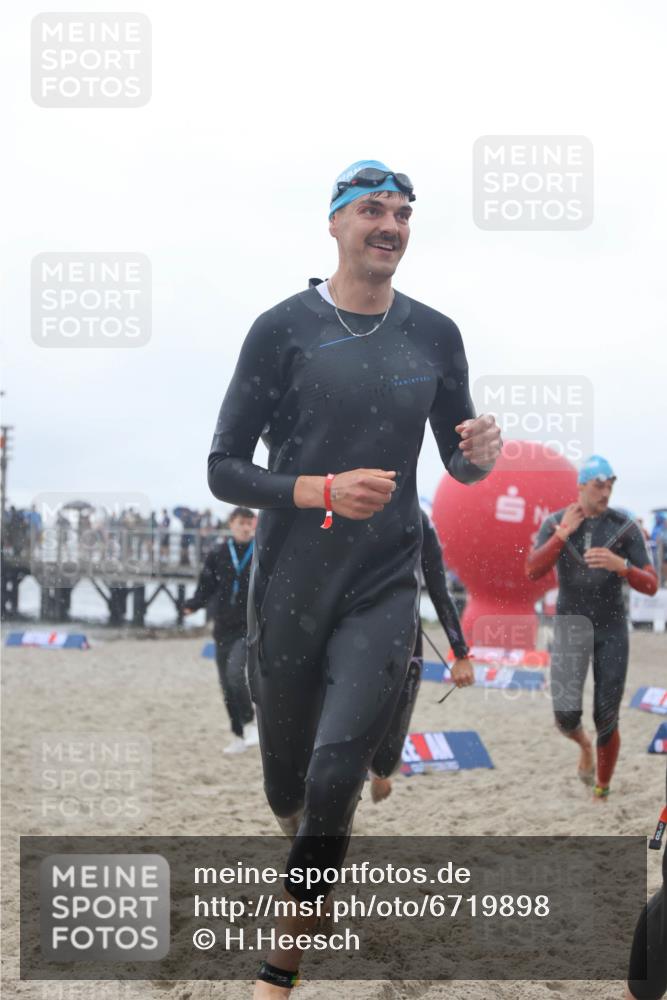 04.08.2024 - OstseeMan H.Heesch http://msf.ph/oto/6719898 04.08.2024 09:55:22 Schwimmen 235, 286, 377, 402 meine-sportfotos.de