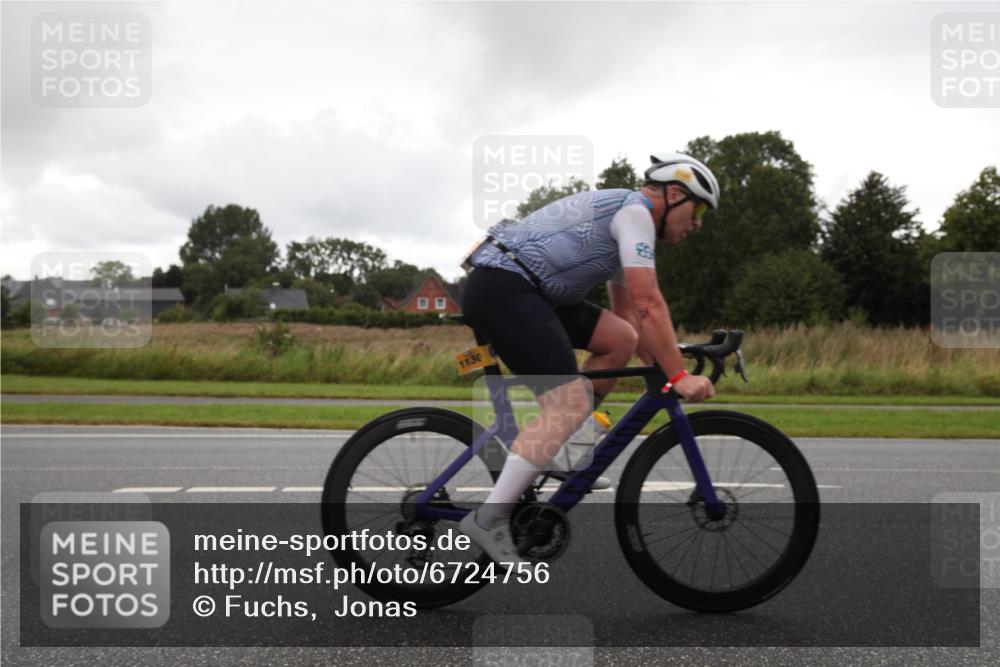 04.08.2024 - OstseeMan Fuchs,  Jonas http://msf.ph/oto/6724756 04.08.2024 09:45:28 Radfahren 94, 121, 1106, 1130, 1136 meine-sportfotos.de
