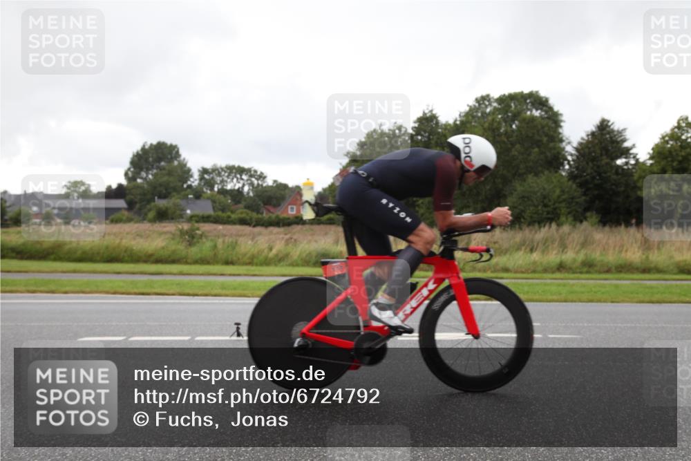 04.08.2024 - OstseeMan Fuchs,  Jonas http://msf.ph/oto/6724792 04.08.2024 09:47:01 Radfahren 1, 111 meine-sportfotos.de
