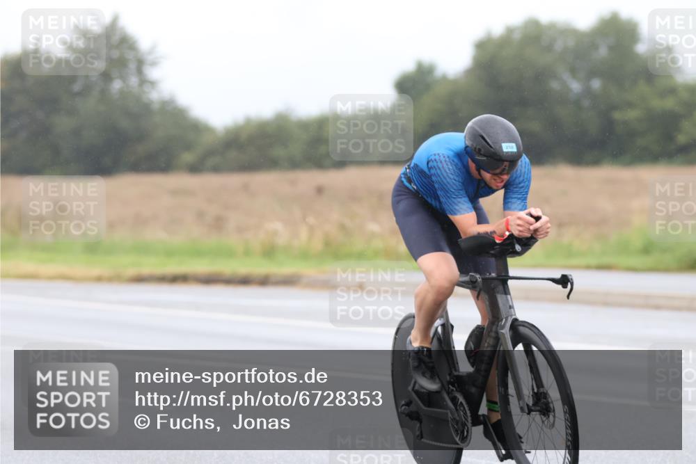 04.08.2024 - OstseeMan Fuchs,  Jonas http://msf.ph/oto/6728353 04.08.2024 10:16:24 Radfahren 15, 153, 204, 223, 258, 285, 288, 482, 1107 meine-sportfotos.de