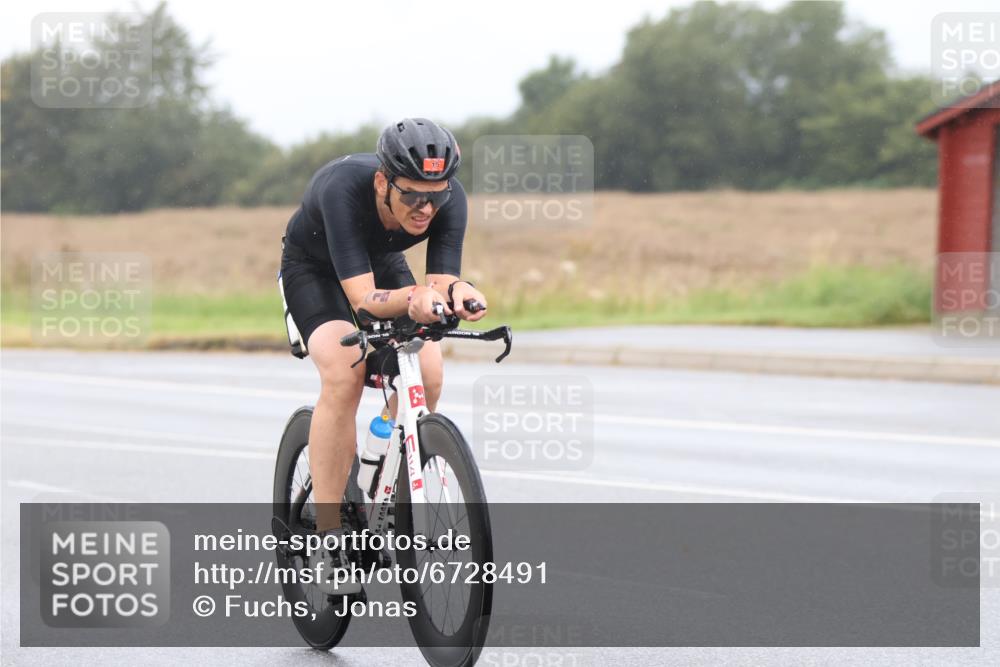 04.08.2024 - OstseeMan Fuchs,  Jonas http://msf.ph/oto/6728491 04.08.2024 10:16:27 Radfahren 15, 153, 223, 258, 285, 288, 1107 meine-sportfotos.de