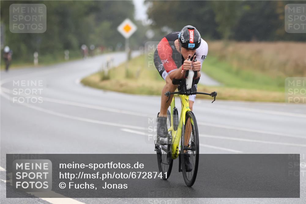 04.08.2024 - OstseeMan Fuchs,  Jonas http://msf.ph/oto/6728741 04.08.2024 10:16:43 Radfahren 33, 215, 218, 227, 230, 239, 283 meine-sportfotos.de