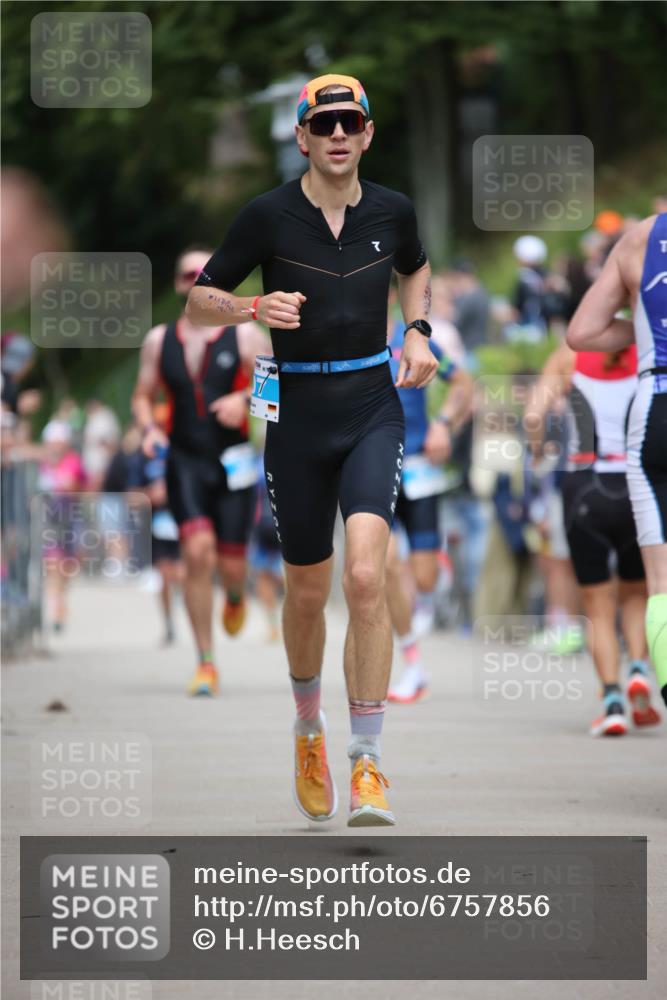 04.08.2024 - OstseeMan H.Heesch http://msf.ph/oto/6757856 04.08.2024 13:31:27 Laufen 305, 307, 391, 533, 551, 569, 717, 753, 820, 952 meine-sportfotos.de