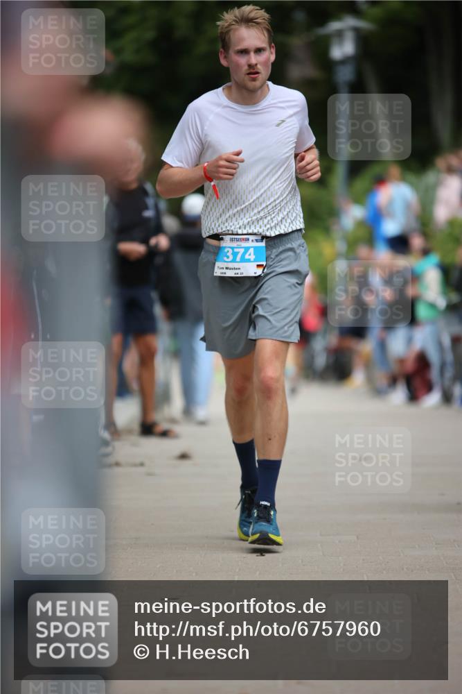 04.08.2024 - OstseeMan H.Heesch http://msf.ph/oto/6757960 04.08.2024 13:31:53 Laufen 132, 304, 315, 473, 487, 554, 561, 701, 704, 890, 1115, 1122 meine-sportfotos.de