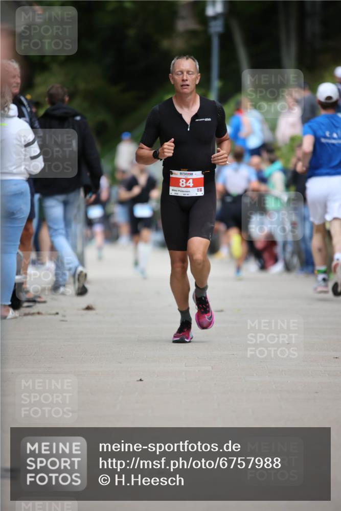 04.08.2024 - OstseeMan H.Heesch http://msf.ph/oto/6757988 04.08.2024 13:32:04 Laufen 84, 132, 219, 253, 255, 304, 473, 487, 612, 667, 701, 704, 981, 1122 meine-sportfotos.de