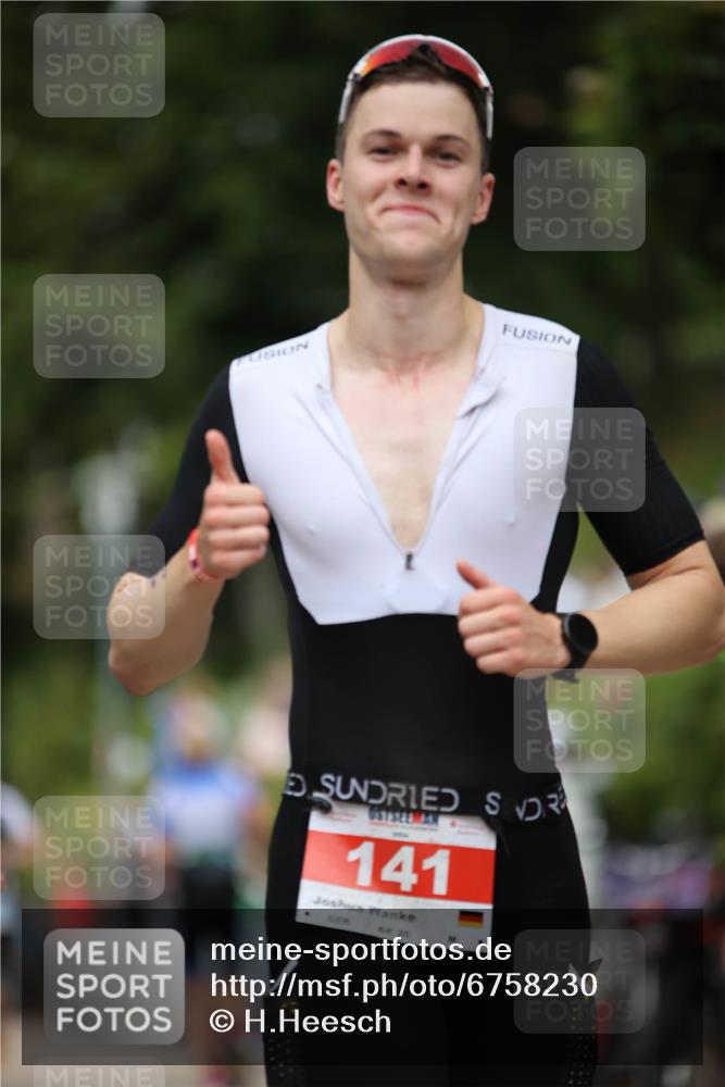 04.08.2024 - OstseeMan H.Heesch http://msf.ph/oto/6758230 04.08.2024 13:33:18 Laufen 141, 299, 444, 543, 548, 833 meine-sportfotos.de