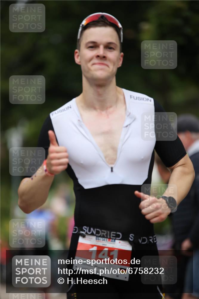 04.08.2024 - OstseeMan H.Heesch http://msf.ph/oto/6758232 04.08.2024 13:33:19 Laufen 141, 299, 444, 467, 543, 548, 833 meine-sportfotos.de