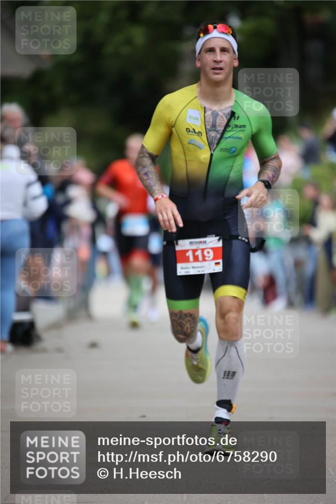 04.08.2024 - OstseeMan H.Heesch http://msf.ph/oto/6758290 04.08.2024 13:33:37 Laufen 60, 119, 260, 267, 444, 467, 521, 571, 668, 694, 757, 830, 941, 1182, 1239, 1254, 1264 meine-sportfotos.de