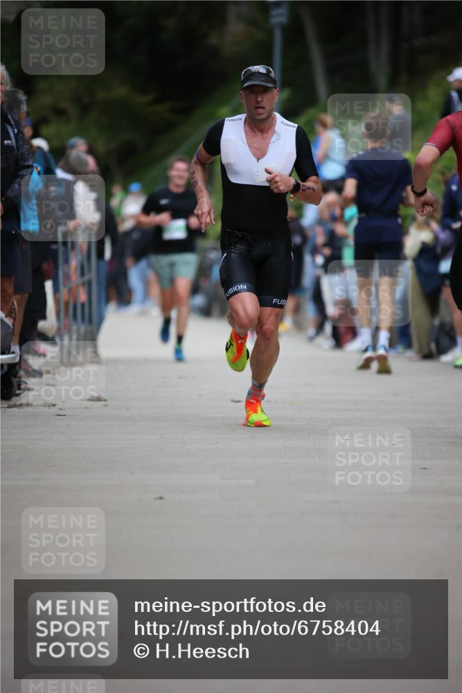 04.08.2024 - OstseeMan H.Heesch http://msf.ph/oto/6758404 04.08.2024 13:34:32 Laufen 448, 575, 620, 710, 885, 973, 1197, 1289, 1293, 1296 meine-sportfotos.de