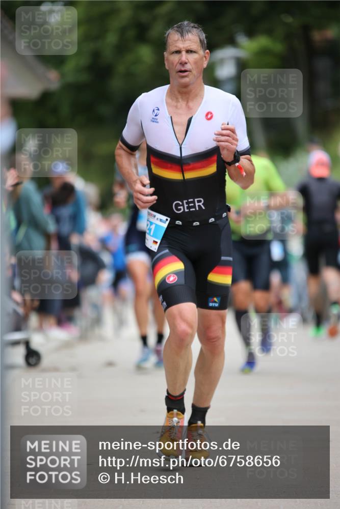04.08.2024 - OstseeMan H.Heesch http://msf.ph/oto/6758656 04.08.2024 13:36:23 Laufen 297, 300, 352, 359, 364, 464, 642, 645, 674, 821, 859, 866, 937, 1180, 1204 meine-sportfotos.de