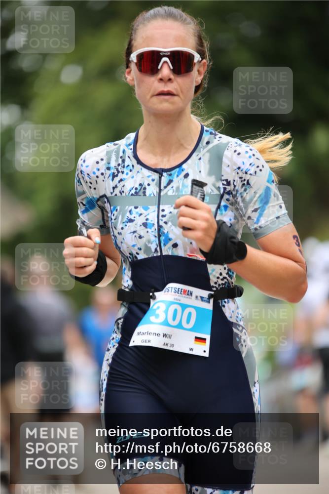 04.08.2024 - OstseeMan H.Heesch http://msf.ph/oto/6758668 04.08.2024 13:36:28 Laufen 111, 300, 347, 359, 404, 464, 606, 642, 645, 674, 821, 859, 937, 1180, 1204 meine-sportfotos.de