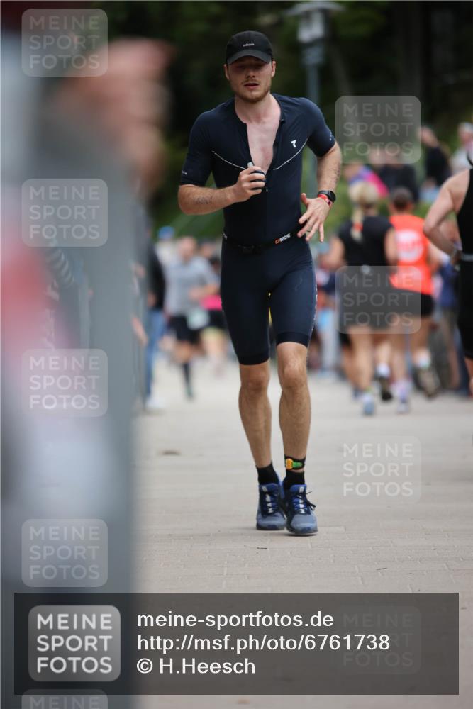 04.08.2024 - OstseeMan H.Heesch http://msf.ph/oto/6761738 04.08.2024 13:53:44 Laufen 323, 350, 378, 398, 400, 466, 524, 617, 622, 736, 871, 1237 meine-sportfotos.de
