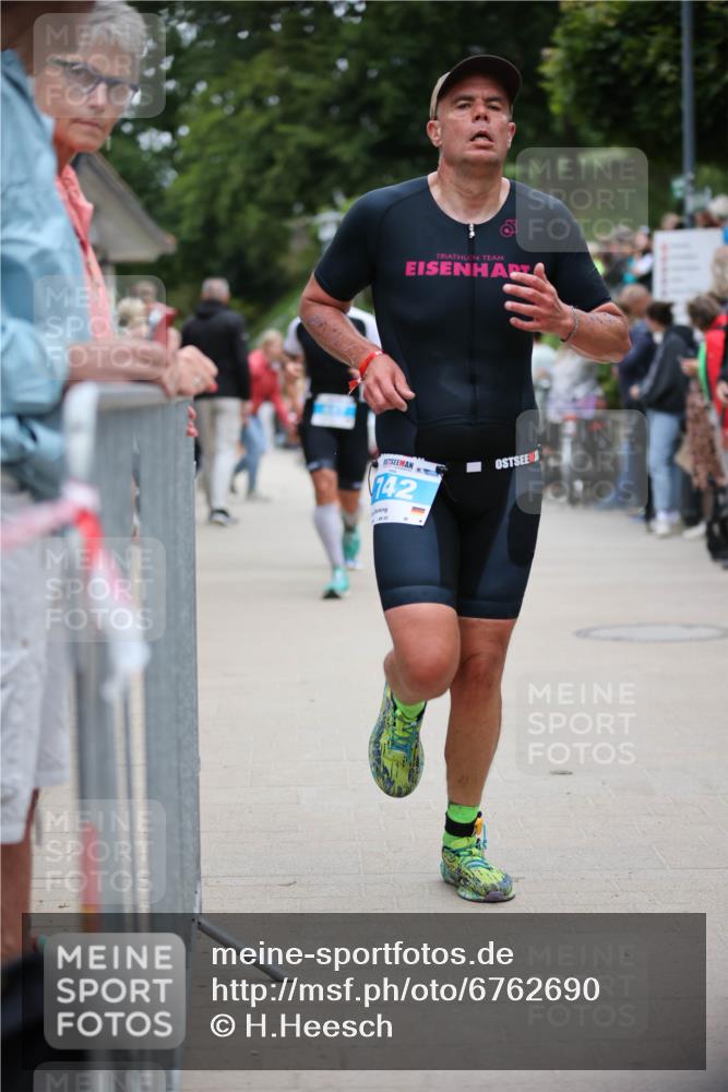 04.08.2024 - OstseeMan H.Heesch http://msf.ph/oto/6762690 04.08.2024 13:55:42 Laufen 108, 259, 368, 447, 531, 584, 659, 699, 742, 744, 801, 822, 983, 1184, 1245 meine-sportfotos.de
