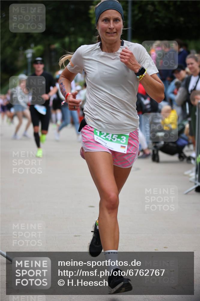 04.08.2024 - OstseeMan H.Heesch http://msf.ph/oto/6762767 04.08.2024 13:55:54 Laufen 24, 152, 259, 298, 386, 415, 432, 514, 584, 632, 699, 744, 801, 822, 1184, 1245 meine-sportfotos.de