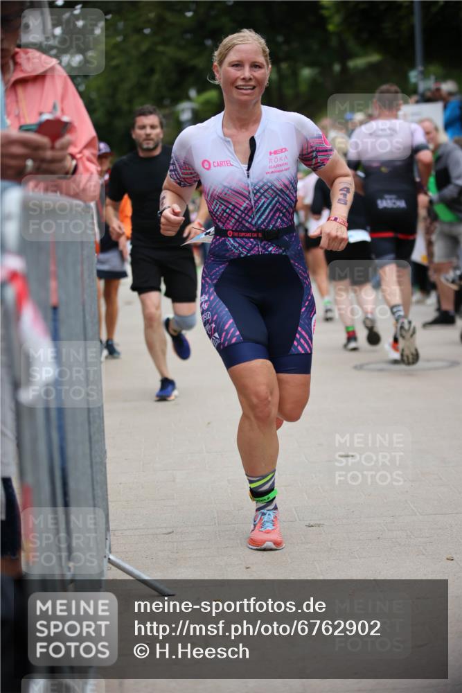04.08.2024 - OstseeMan H.Heesch http://msf.ph/oto/6762902 04.08.2024 13:56:06 Laufen 24, 152, 173, 298, 415, 432, 470, 499, 632, 780, 781, 1222, 1269, 1280 meine-sportfotos.de